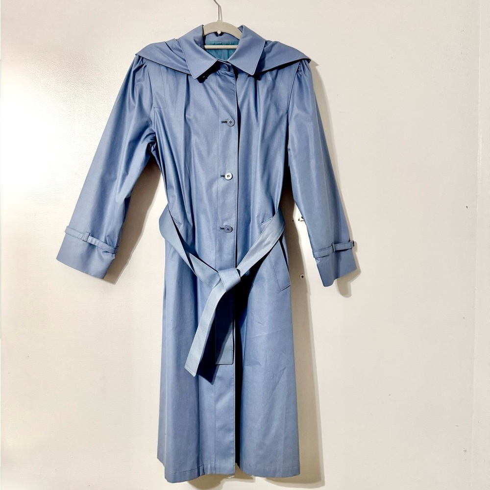 Vintage London Fog Raincoat Women’s Blue Trench Coat Size 10 Petite